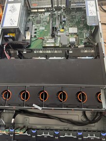 Lenovo server x3650 M5 - 2