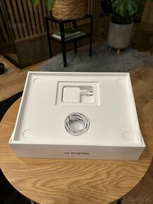 MacBook Air Retina 13 palcový r. 2019, Magic mouse a adaptér - 2