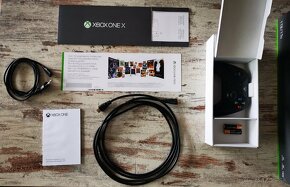 Xbox one X 4K 1TB + Forza Motorsport 7 + Far Cry 5 - 2