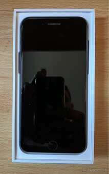 iPhone 8 Plus 64GB - 2