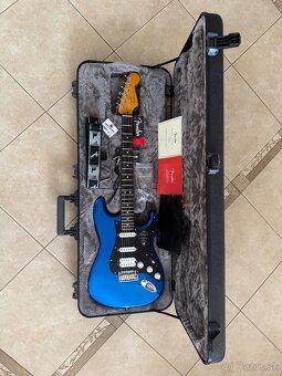 Fender Stratocaster Ultra 2 - 2