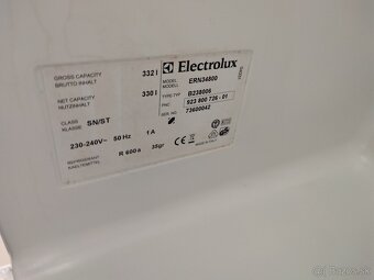 Vstavaná chladnička značky Electrolux - 2