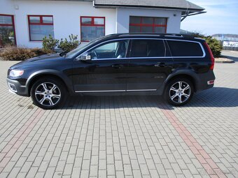 VOLVO XC70 2,4D5 158kw Geartronic Summum AWD 2012 - 2