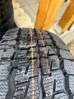 Firestnone Vanhawk Winter 235/65R16C - 2