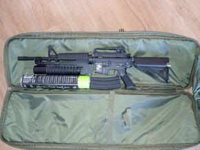 Airsoftová zbraň M4 A1 s granátometom M203 - čierna (EC-701) - 2