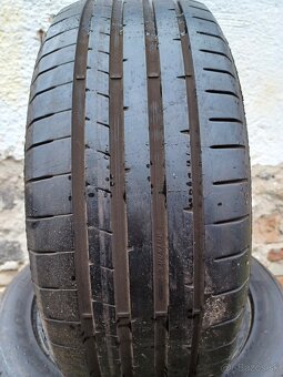 Predám 4-letné pneumatiky Dunlop Sport 215/55 ZR17 - 2