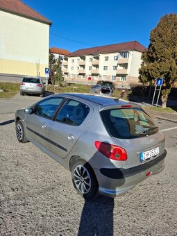 Peugeot 206 1.4 55 KW 2010 - 2