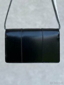 Menšia Crossbody kabelka Karl Lagerfeld - čierna - 2
