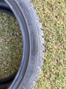 Goodyear Ultragrip 235/40 R19 pneu - 2