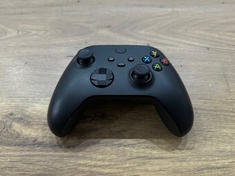 Originál ovládač na Xbox One / Series X Black - 2