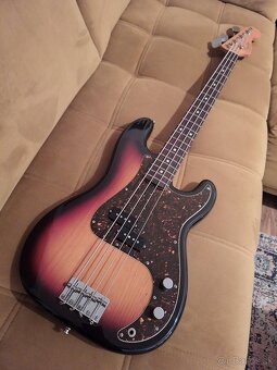 Fender Precision Bass - 2