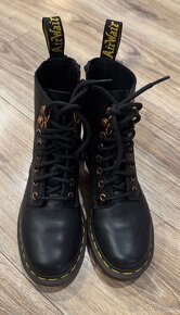 Dr. Martens - 2