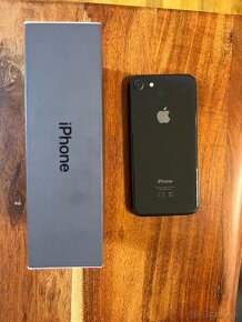 iPhone 8 64GB - 2