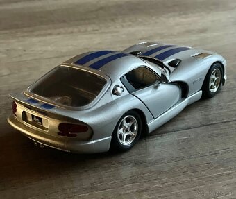 Dodge Viper GTS 1:24 bburago italy - 2