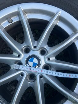 Predám zimné pneu na elektrónoch BMW 205/60 R16 - 2