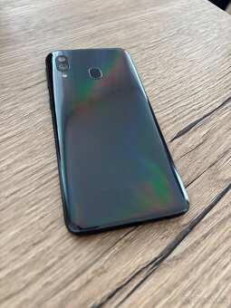 Samsung Galaxy A40 - 2