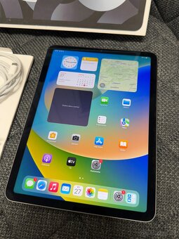 Apple Ipad Air 5 m1 64Gb - Pekný stav 99% batéria - 2