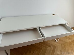 Stôl MICKE Ikea - 2