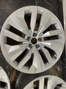 original audi e tron S R20 5X112 4ke601025e ET22 - 2