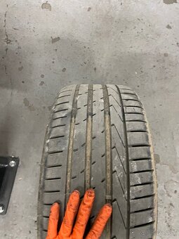 Hankook Ventus S1 Evo2 245/40 r17 - 2