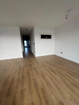 Nadštandardný 4 izbový PENTHOUSE v Nových Zámkoch - 2