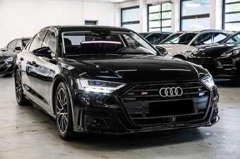 Audi S8 - 2