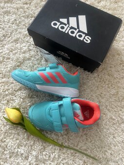 Botasy Adidas nové 28 - 2