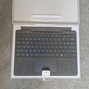 Nová Microsoft Surface Pro klávesnica (CoPilot Key) - 2