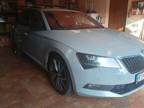 SUPERB 1.8TFSI v SUPER stave - 2