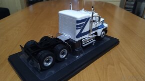 modely aut 1/43; Ford; Peterbilt; Marmon; IXO - 2