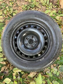 zimné pneumatiky 215/60 R16 na diskoch - 2