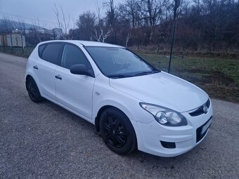 Hyundai i30 1.4i - 2