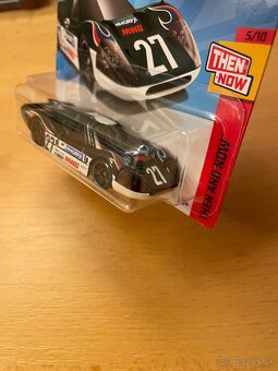 HotWheels ‘67 Ford GT40 mk.IV - 2