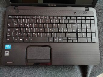 rozpredám plne funkčný notebook Toshiba satellite c850 - 2