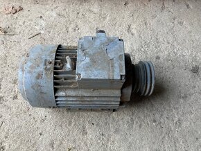 Motor 3kW 3 fázy Y380V 2850ot/min - 2