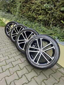 Originál Volkswagen elektróny 5x112 R18 235/45 - 2