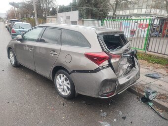 Toyota Auris Touring Sports, r.v.2019, 62503 km, Havarované - 2