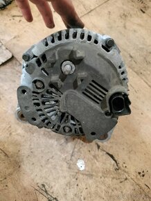 Audi A6 C6 2.0 tdi alternator - 2