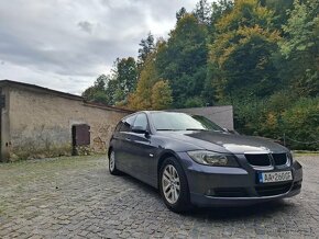 BMW 320D Touring A/T - 2