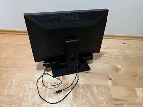 Dell E1910 19" + reproduktory - 2