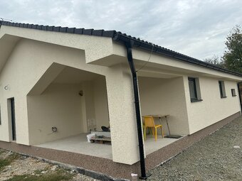 Novostavba RD Bungalov - obec Chrastné, Košice okolie 11km - 2