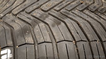 Predám 2ks jazdené celoročné 225/60r18-104W Michelin - 2