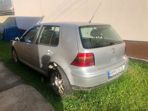 Golf 4 - 2