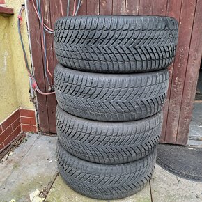 Nokian 225/45R17 - 2