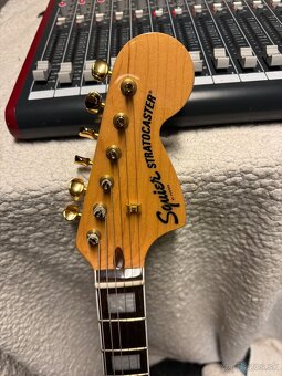 Fender Squier 40th Anniversary Stratocaster Gold Edition - 2