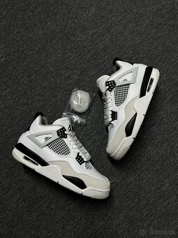 Nike Air Jordan 4 Retro "Military Black" - 2