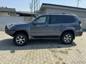 Toyota Land Cruiser 120 - 2