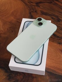 iPhone 15 128gb Green top stav - 2