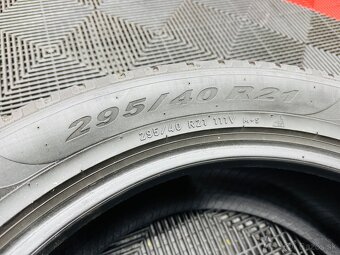 Pirelli 295/40R21 - 2