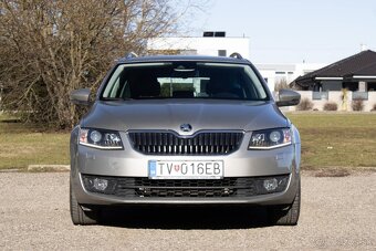 Škoda Octavia Combi 2.0 TDI Elegance/ Style DSG - 2